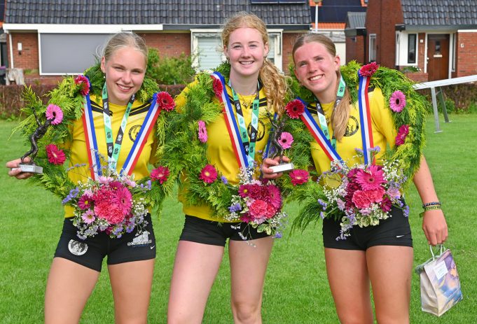 Meisjes Balk winnen NK