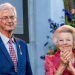Prinses Beatrix reikt Zilveren Anjers uit