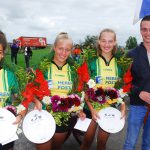 Schettens 18 augustus 2018 RAM Makkum eerste vlnr Chantal de Witte, Larisse Smink, Anouk Smink , coach Jesse Rinia