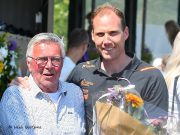 Gert-Anne van der Bos kaatst zich in Stiens in de Top 10