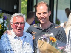 Gert-Anne van der Bos kaatst zich in Stiens in de Top 10