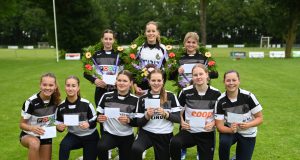 Partuur Dido Iedema pakt de krans bij de meisjes B in Arum