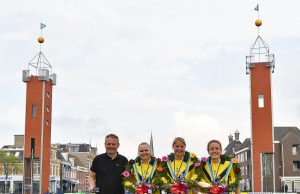 Dames van Huizum winnen eerste afdelingswedstrijd
