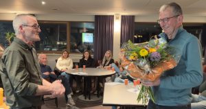 Jan de Groot benoemd tot erelid van KF St.-Anne / Drie Spul Is Út Jan de Groot is erelid