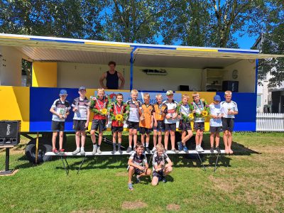 Welpenjongens in Franeker