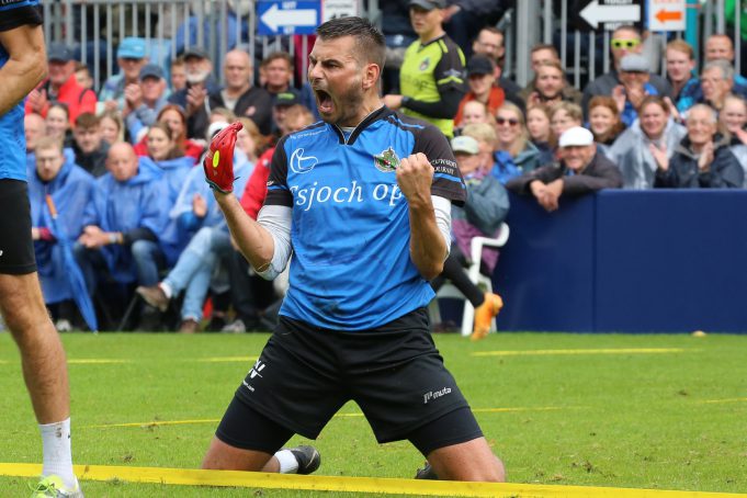 Hans Wassenaar kaatst van Aismadagen