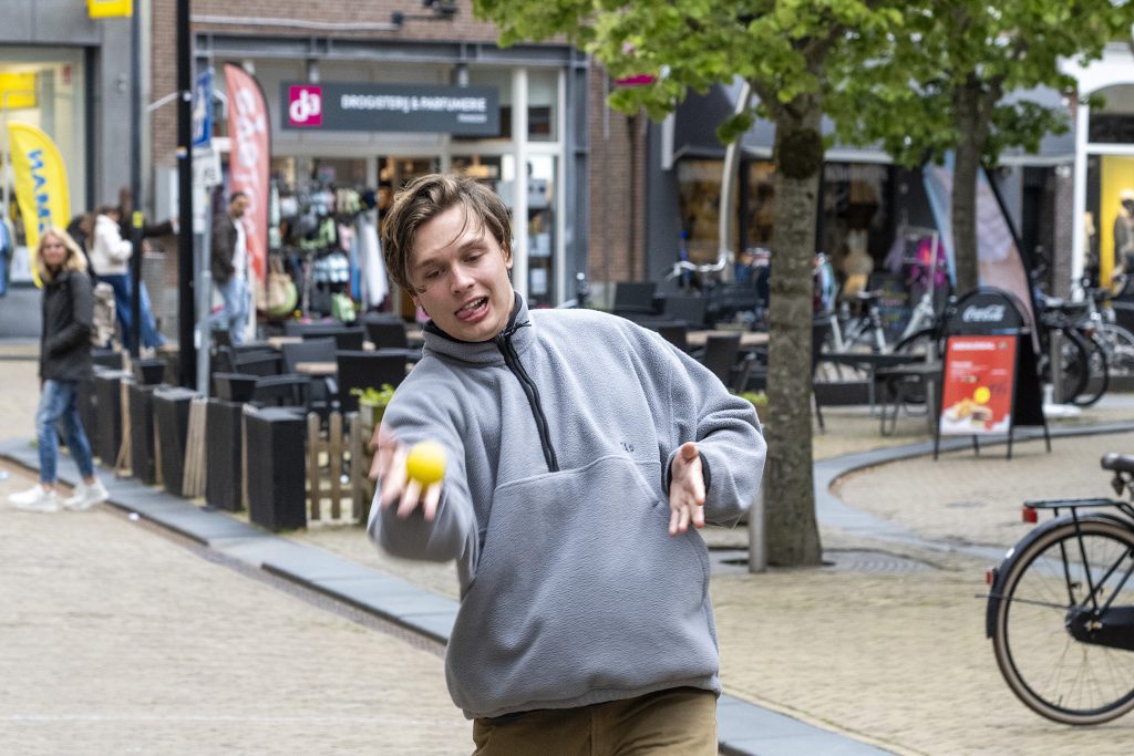 Studentenkaatsen in Franeker - kaatsnieuws.com Studentenkaatsen in Franeker