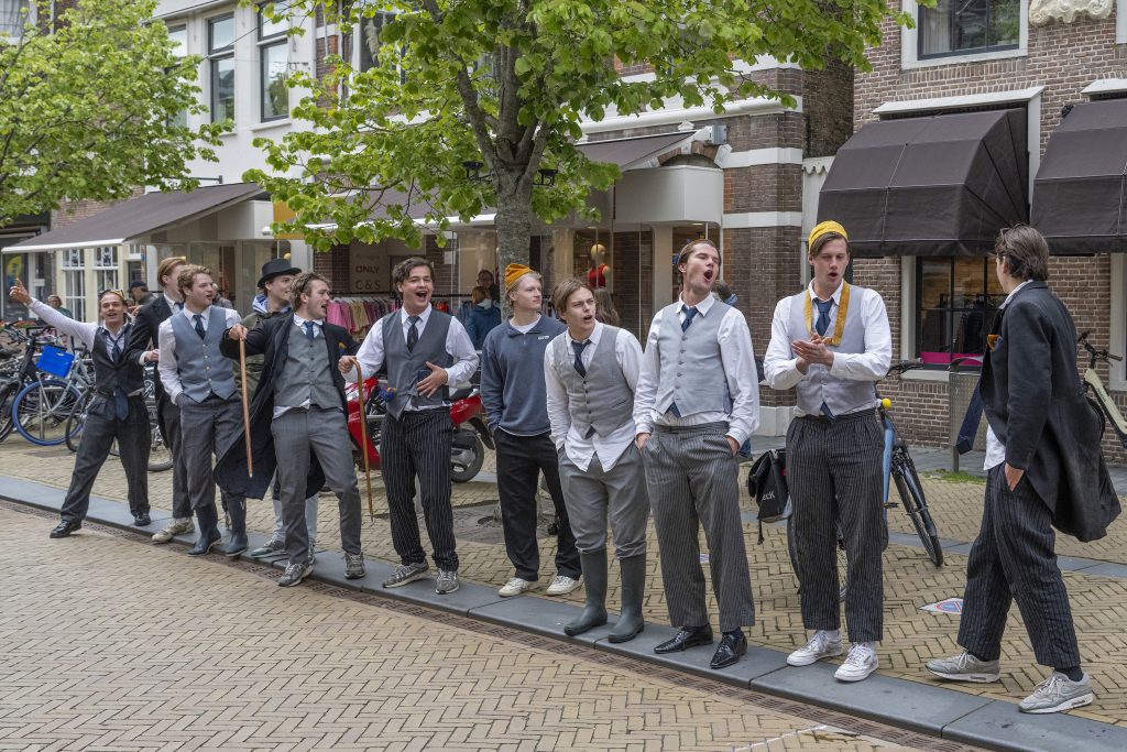 Studentenkaatsen in Franeker - kaatsnieuws.com Studentenkaatsen in Franeker