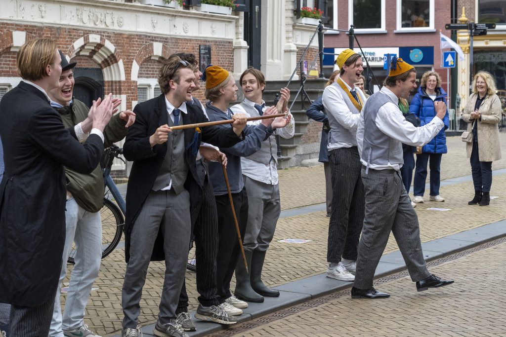 Studentenkaatsen in Franeker - kaatsnieuws.com Studentenkaatsen in Franeker