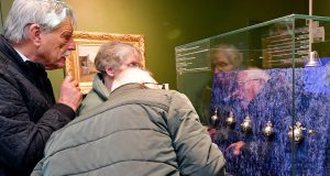 Keatsmuseum opent tentoonstelling ‘Magie van de Zilveren Bal’